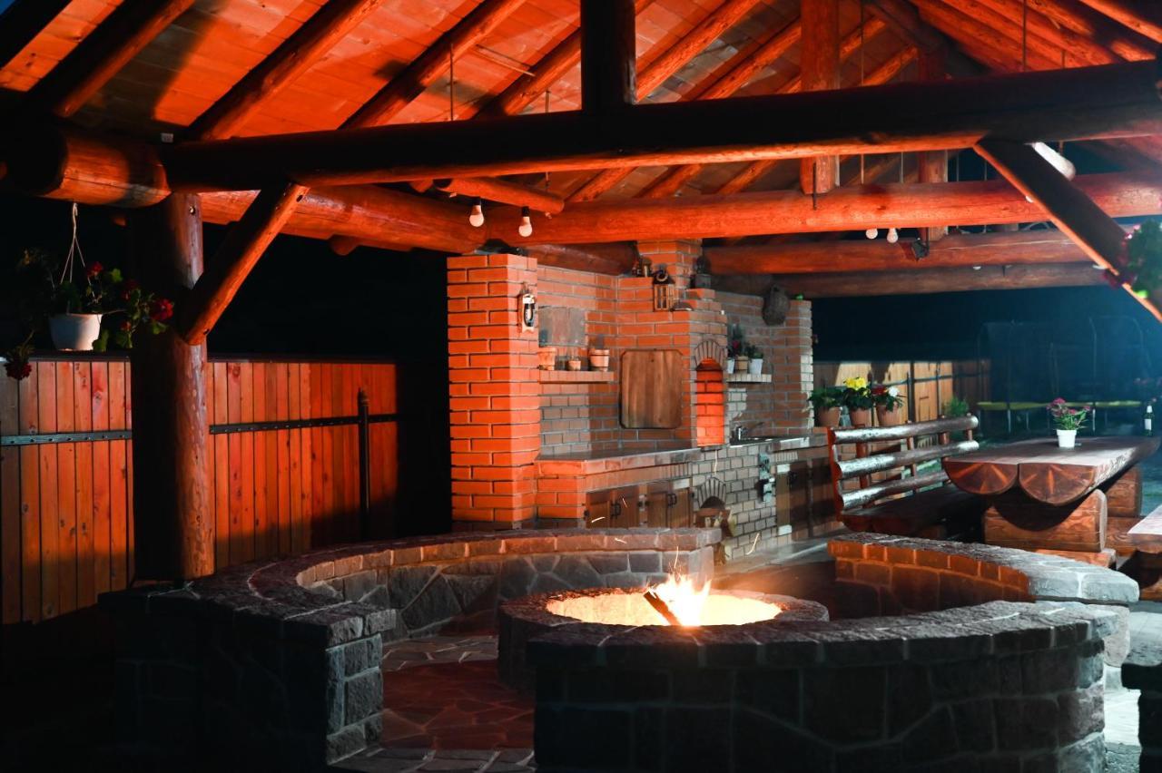 Dio Vendeghaz Hotel Praid Bagian luar foto