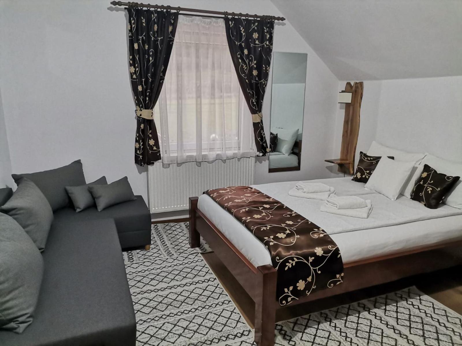 Dio Vendeghaz Hotel Praid Bagian luar foto