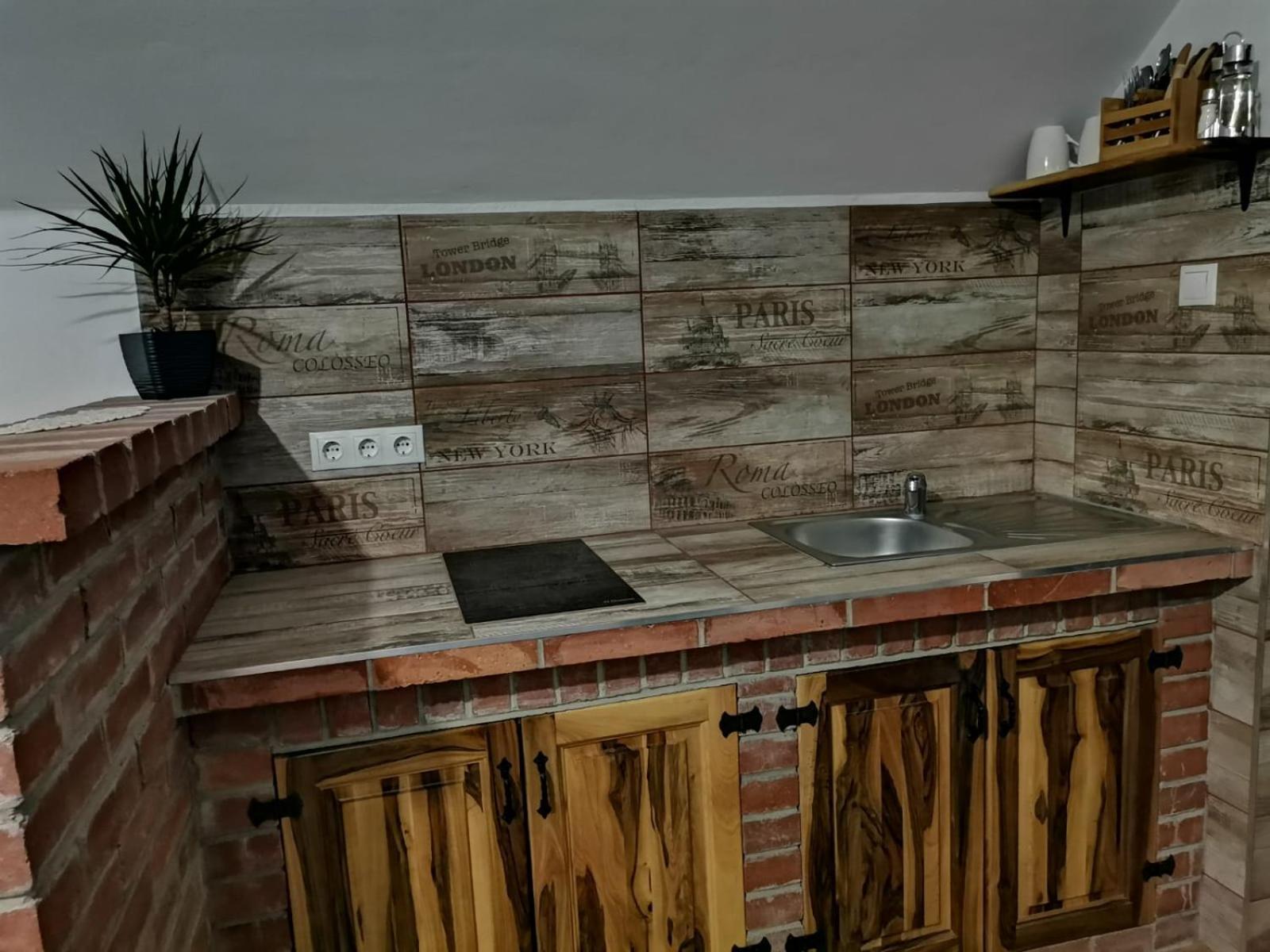 Dio Vendeghaz Hotel Praid Bagian luar foto