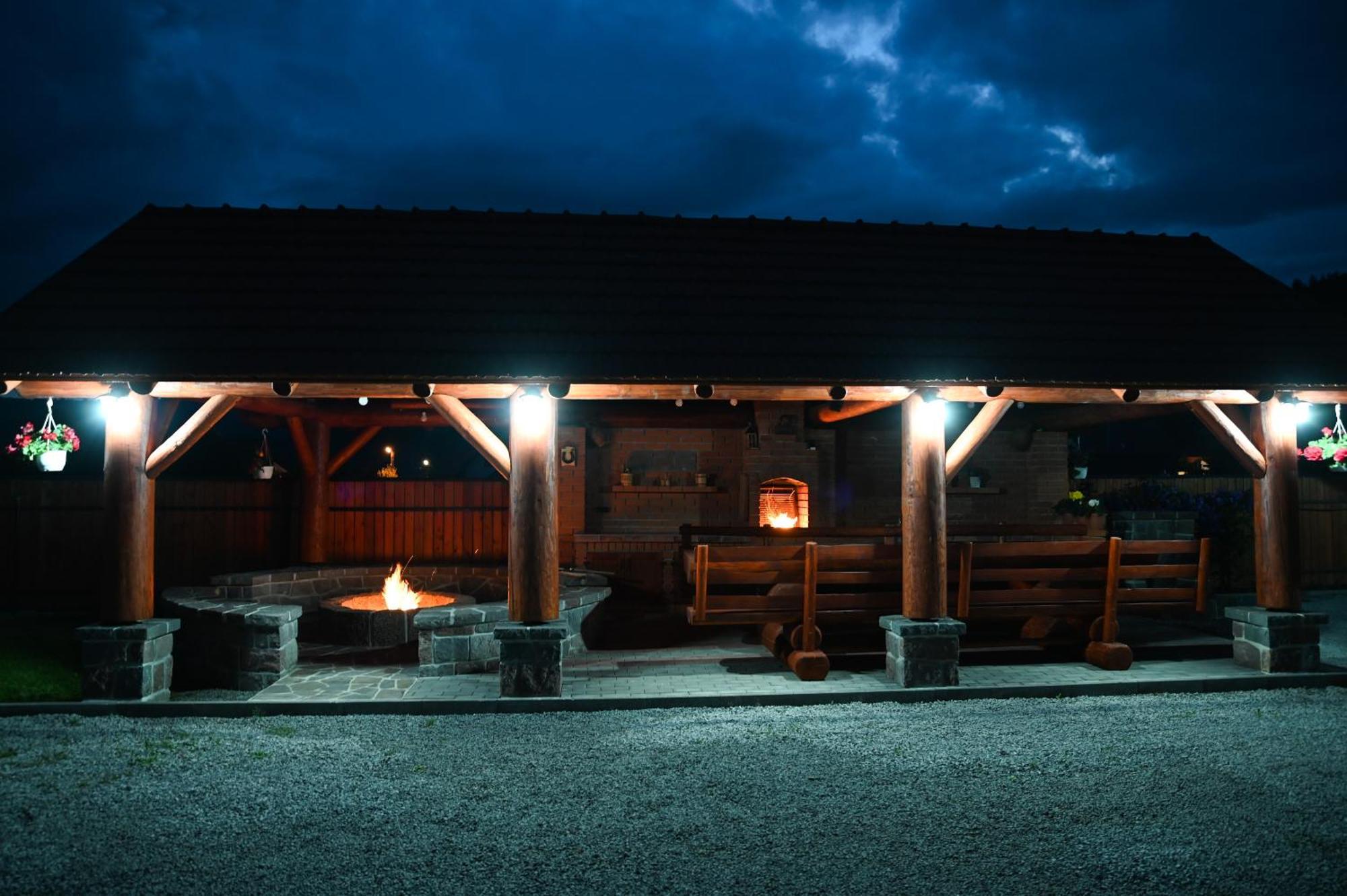 Dio Vendeghaz Hotel Praid Bagian luar foto